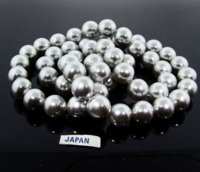 GREY 14MM ROUND SMOOTH JAPANESE PEARLS - Lot of 56 GREY 14MM ROUND SMOOTH JAPANESE PEARLS - Lot of 56